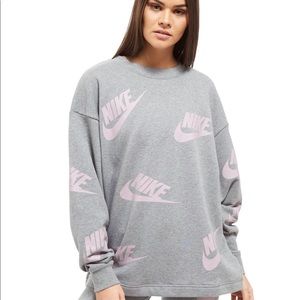 Nike women’s sweatshirt Sz M